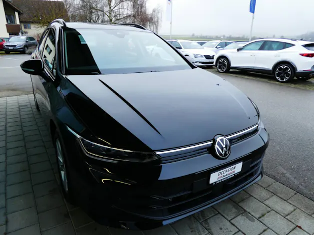 VW Golf VIII Variant 1.5 eTSI Life DSG