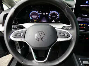 VW Golf VIII Variant 1.5 eTSI Life DSG