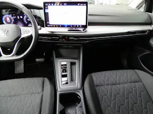 VW Golf VIII Variant 1.5 eTSI Life DSG