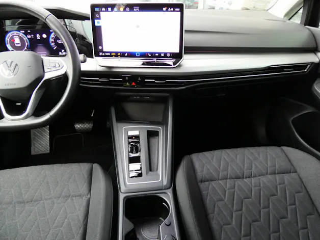 VW Golf VIII Variant 1.5 eTSI Life DSG