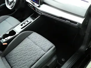 VW Golf VIII Variant 1.5 eTSI Life DSG