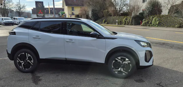 Peugeot 2008 MHEV GT Helvetia (405)