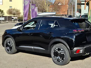 Peugeot 2008 MHEV GT Helvetia (405)