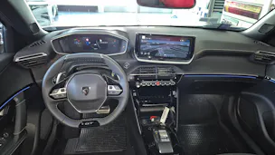 Peugeot 2008 MHEV GT Helvetia (405)