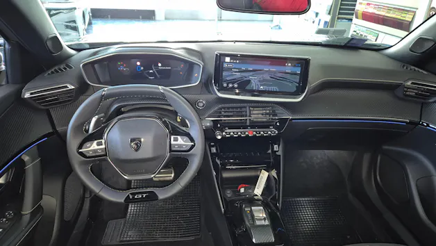 Peugeot 2008 MHEV GT Helvetia (405)