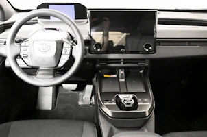 image du véhicule TOYOTA C-HR+ Premium AWD