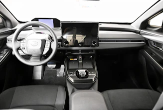 https://vehicle.imgix.net/4250987/e109a3e0-b0f3-4a8f-8adf-6509a5d50e39.jpg