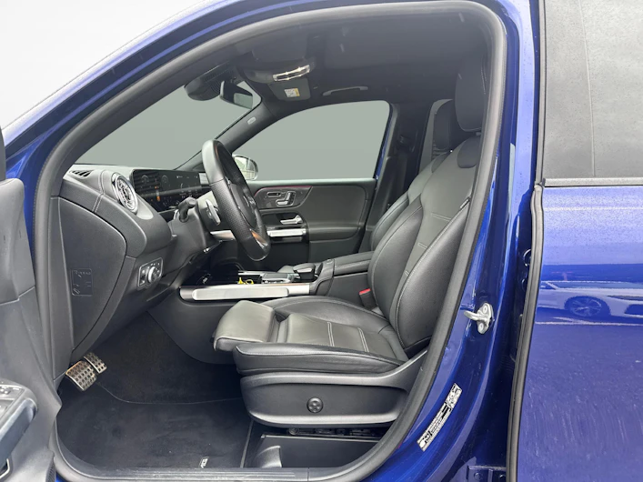 immagine del veicolo MERCEDES-BENZ GLB 250