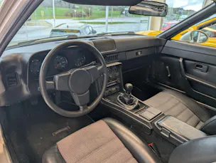 Porsche 924 S