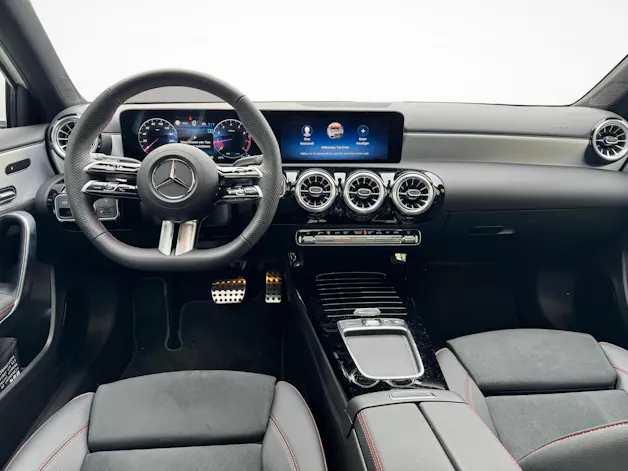Mercedes-Benz A 180 AMG Line