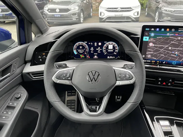 VW Golf VIII 1.5 eTSI R-Line DSG