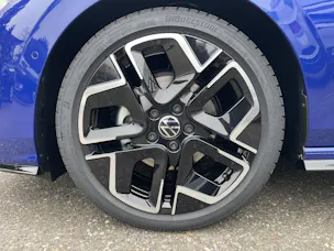 VW Golf VIII 1.5 eTSI R-Line DSG