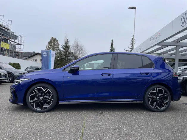 VW Golf VIII 1.5 eTSI R-Line DSG