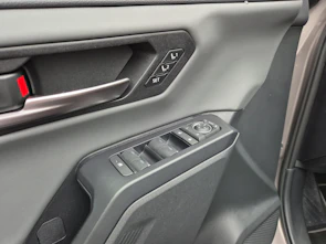 Fahrzeugbild TOYOTA RAV4 2.5 HEV Premium - inkl. Lancierungspaket Winterräder