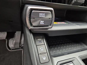 https://vehicle.imgix.net/4251164/42fec498-c58d-4f83-bed8-833290acac0c.jpg