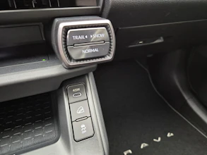 https://vehicle.imgix.net/4251164/f23d500b-6ab2-4f64-ae20-c568d3a675d1.jpg