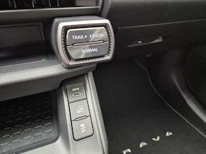 Fahrzeugbild TOYOTA RAV4 2.5 HEV Premium - inkl. Lancierungspaket Winterräder