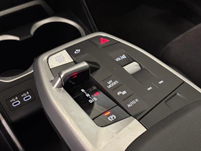 https://vehicle.imgix.net/4251268/93ec3bde-39c7-44d6-9c9b-890bbf363eb7.jpg