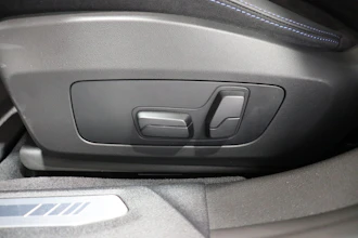 https://vehicle.imgix.net/4251316/ff1cb42b-28af-403d-896d-ba58f16083c1.JPG