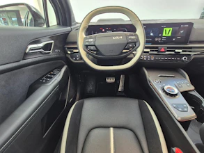 https://vehicle.imgix.net/4251325/7003ef52-d259-469d-ae96-d864d087483d.jpg