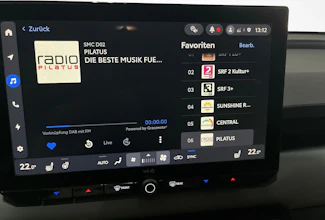 https://vehicle.imgix.net/4251414/74e7d161-b75f-449f-8308-189f44ef784e.jpg