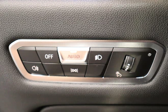 https://vehicle.imgix.net/4251436/278f06e9-f65e-4f47-8b89-4c101d39666a.JPG