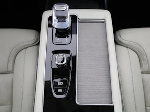 image du véhicule VOLVO XC90 2.0 T8 TE Ultra Dark eAWD