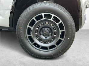 Fahrzeugbild LAND ROVER Defender 110 4.4 V8 Octa