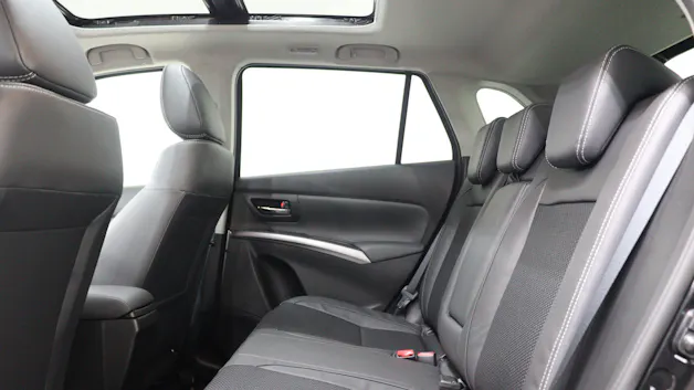 Suzuki S-Cross 1.5 Compact Top Hybrid 4x4