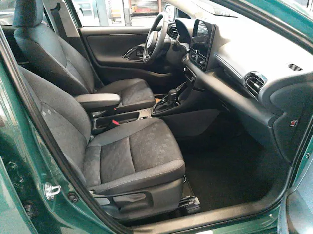 Toyota Yaris 1.5 VVT-i HSD Trend