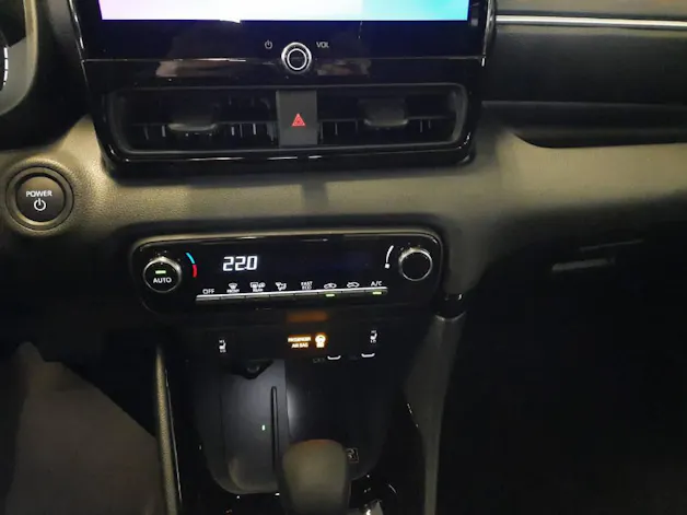 Toyota Yaris 1.5 VVT-i HSD Trend