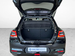 https://vehicle.imgix.net/4251759/6351a56e-8ee5-46a0-9bd7-c7c776bab0d0.jpg