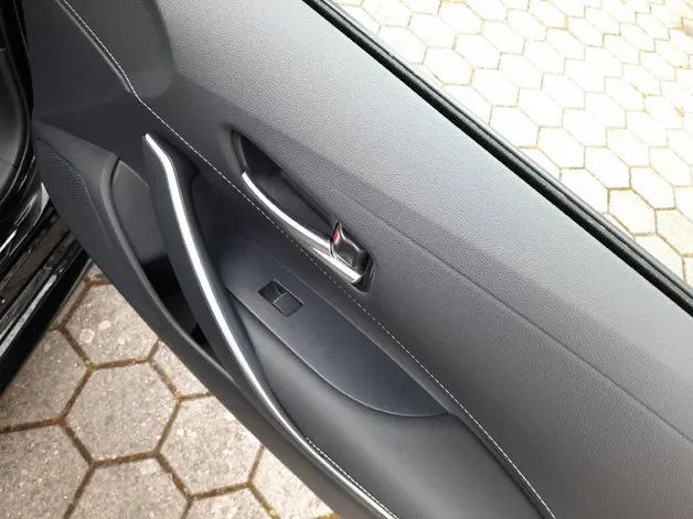 Toyota Corolla Touring Sports 2.0 HSD Swiss Edition