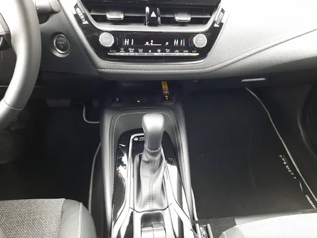 Toyota Corolla Touring Sports 2.0 HSD Swiss Edition