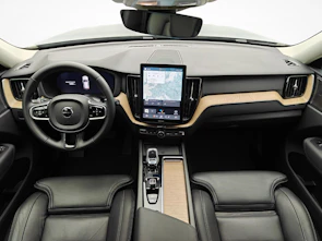 immagine del veicolo VOLVO XC60 2.0 B5 MH Plus Dark AWD