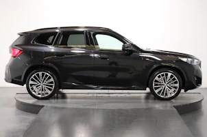 Fahrzeugbild BMW X1 20i sDrive paddles
