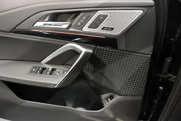 BMW X1 20i sDrive paddles