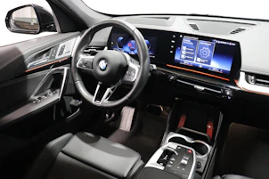 Fahrzeugbild BMW X1 20i sDrive paddles