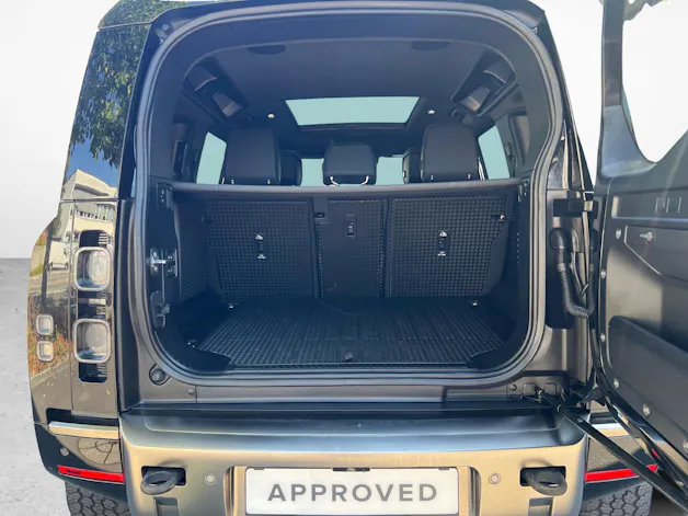 Land Rover Defender 110 3.0 D I6 300 X