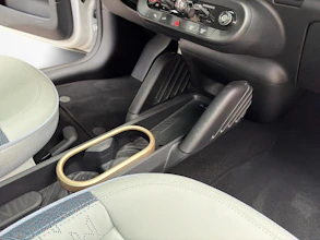 https://vehicle.imgix.net/4251988/34407df1-d812-4ffb-9482-e03e59ebced8.jpg