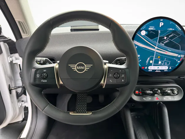 MINI J01 Cooper SE