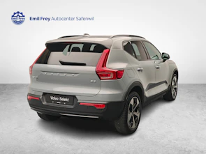 Fahrzeugbild VOLVO XC40 2.0 B3 MH Plus Dark