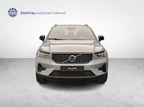 Fahrzeugbild VOLVO XC40 2.0 B3 MH Plus Dark