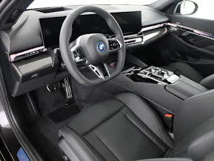 BMW 550e xDrive Touring