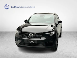 Fahrzeugbild VOLVO XC40 2.0 B3 MH Plus Dark