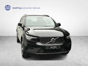 Fahrzeugbild VOLVO XC40 2.0 B3 MH Plus Dark