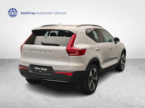 Fahrzeugbild VOLVO XC40 2.0 B3 MH Plus Dark