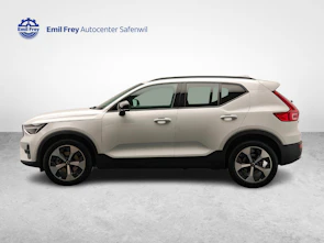 Fahrzeugbild VOLVO XC40 2.0 B3 MH Plus Dark