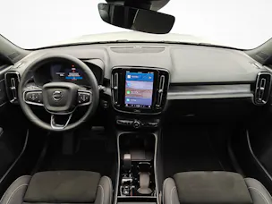Volvo XC40 2.0 B3 MH Plus Dark
