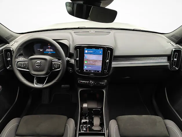 Volvo XC40 2.0 B3 MH Plus Dark